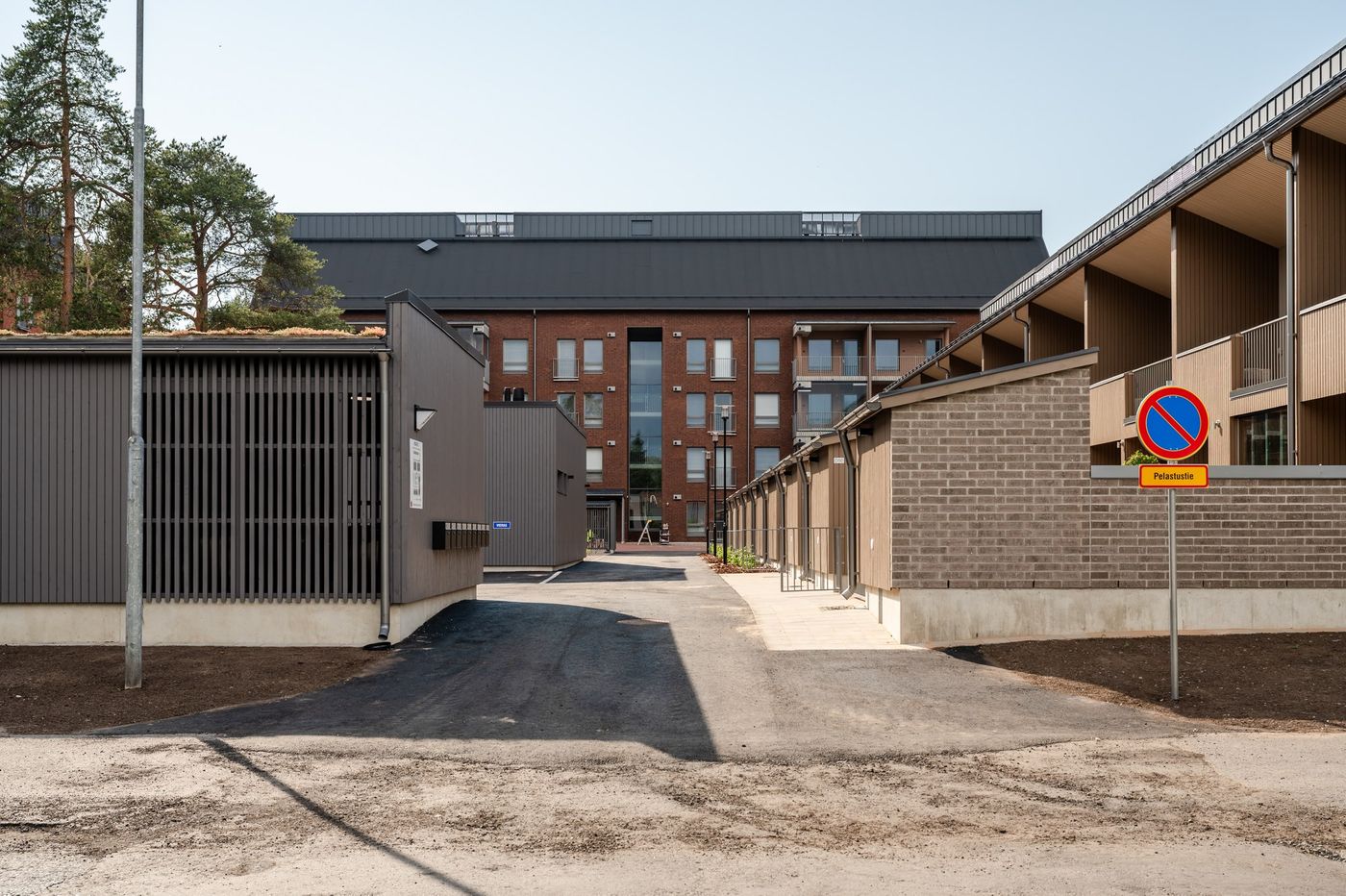 Kerrostalossa on 49 asuntoa sekä lämmin pyörä- ja huoneistovarastot