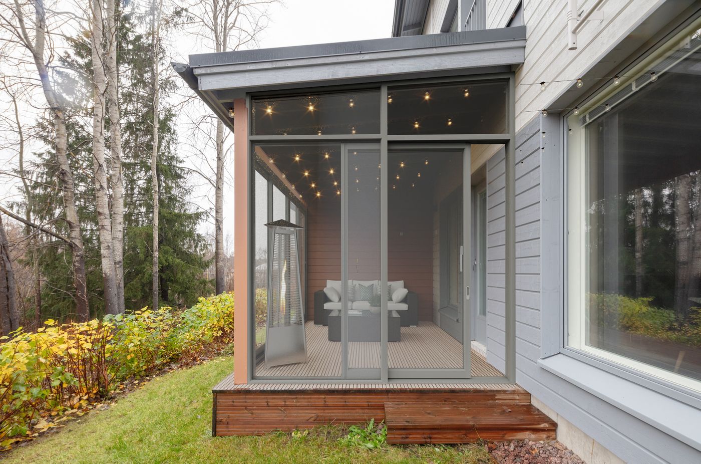 Terassi on mahdollista lasittaa. Digitaalisesti stailattu kuva asunnosta E16.